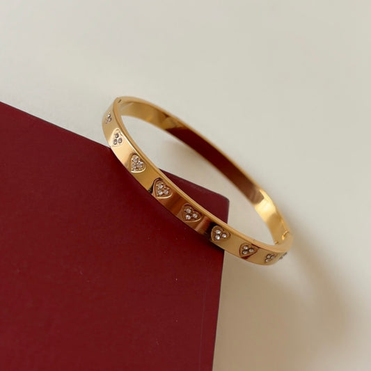 Hearty-heart diamond bangle bracelet
