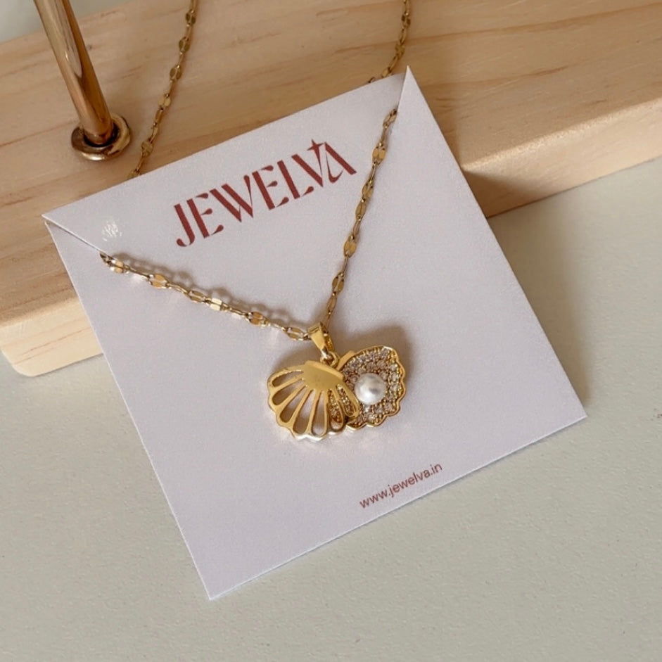 Sparkle Pearly Shell Pendant