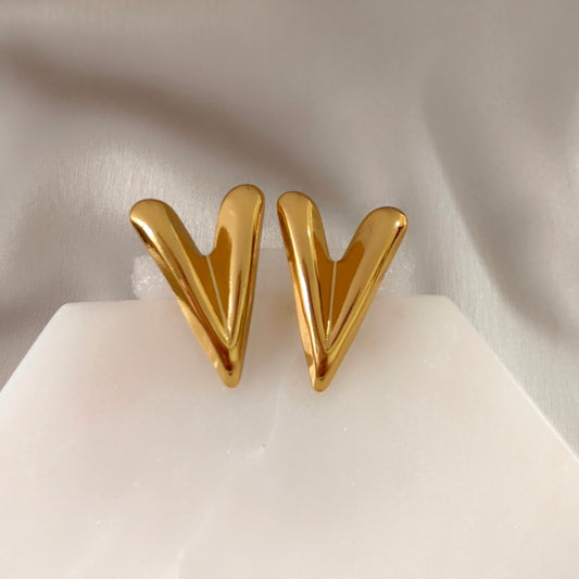 Dainty Heart Earrings