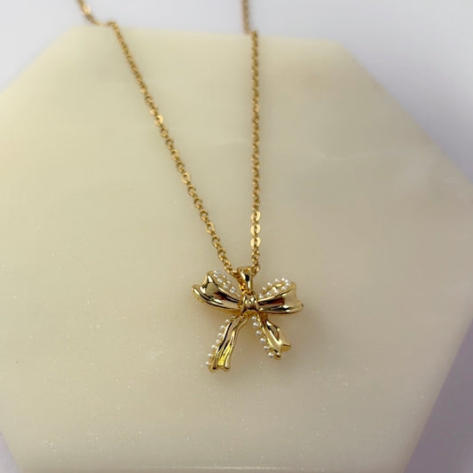Pearly Bow Pendant Necklace