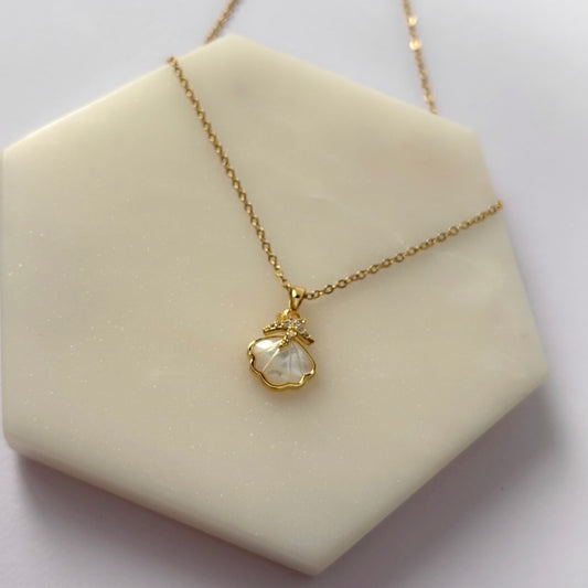 Shell Star Pendant Necklace