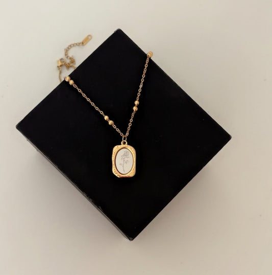 Mirror rose necklace