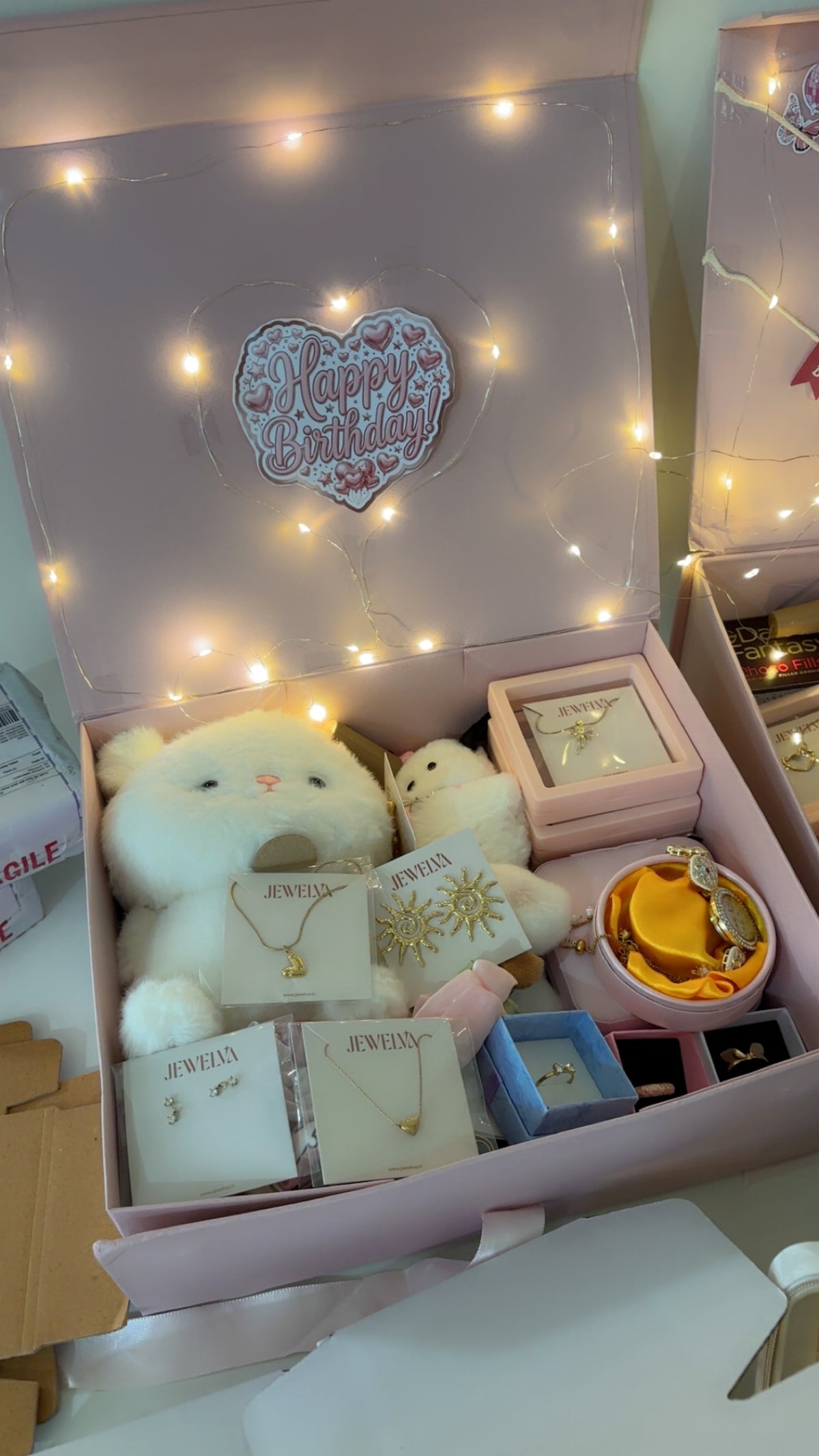 Luxe Overloaded Jewelry Hamper