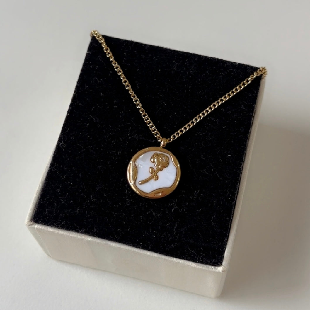 White-Rose Necklace