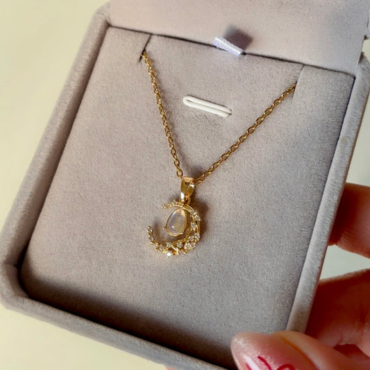 Moon-drop Pendant Necklace