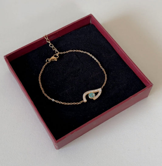 “All eyes on me” statement bracelet