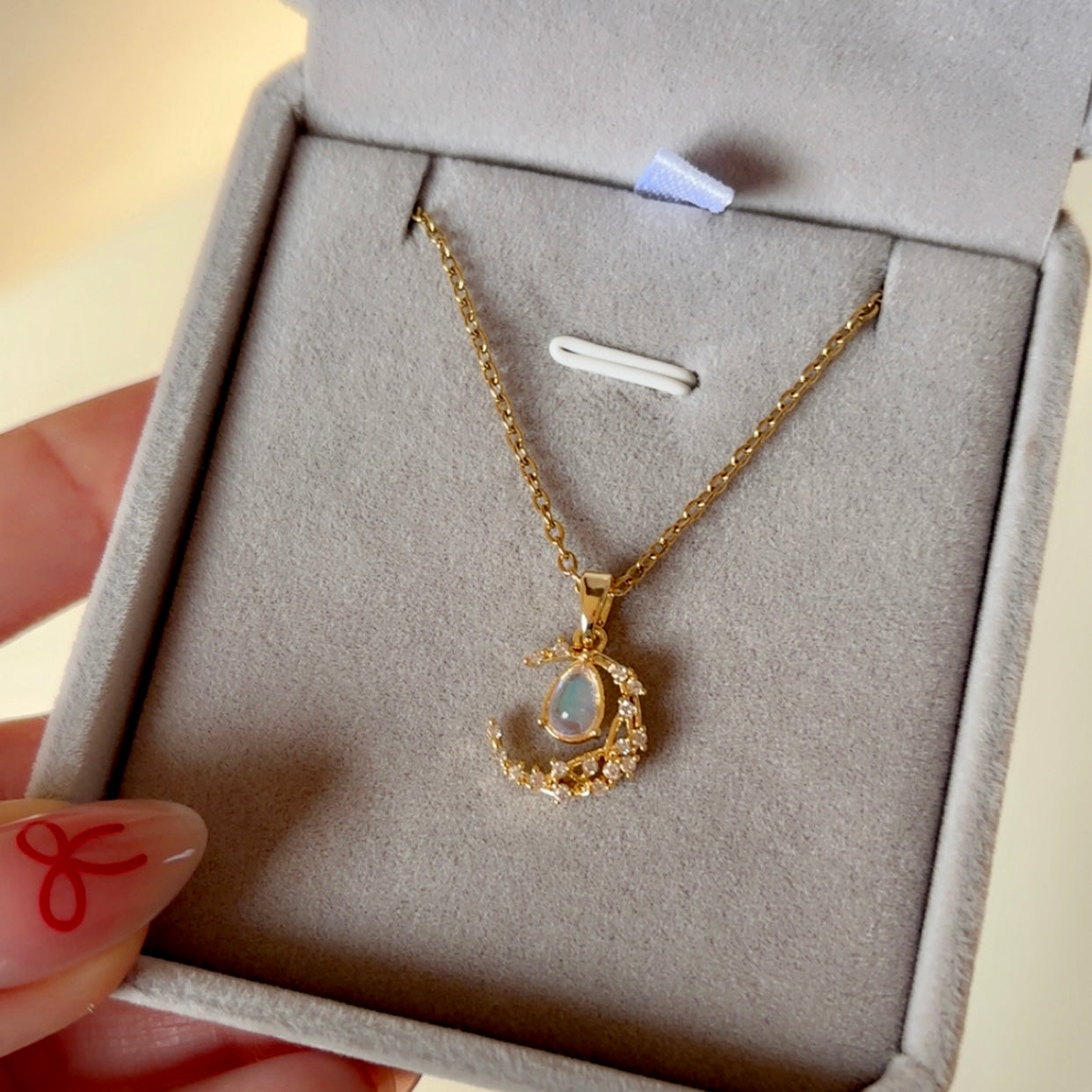 Moon-drop Pendant Necklace