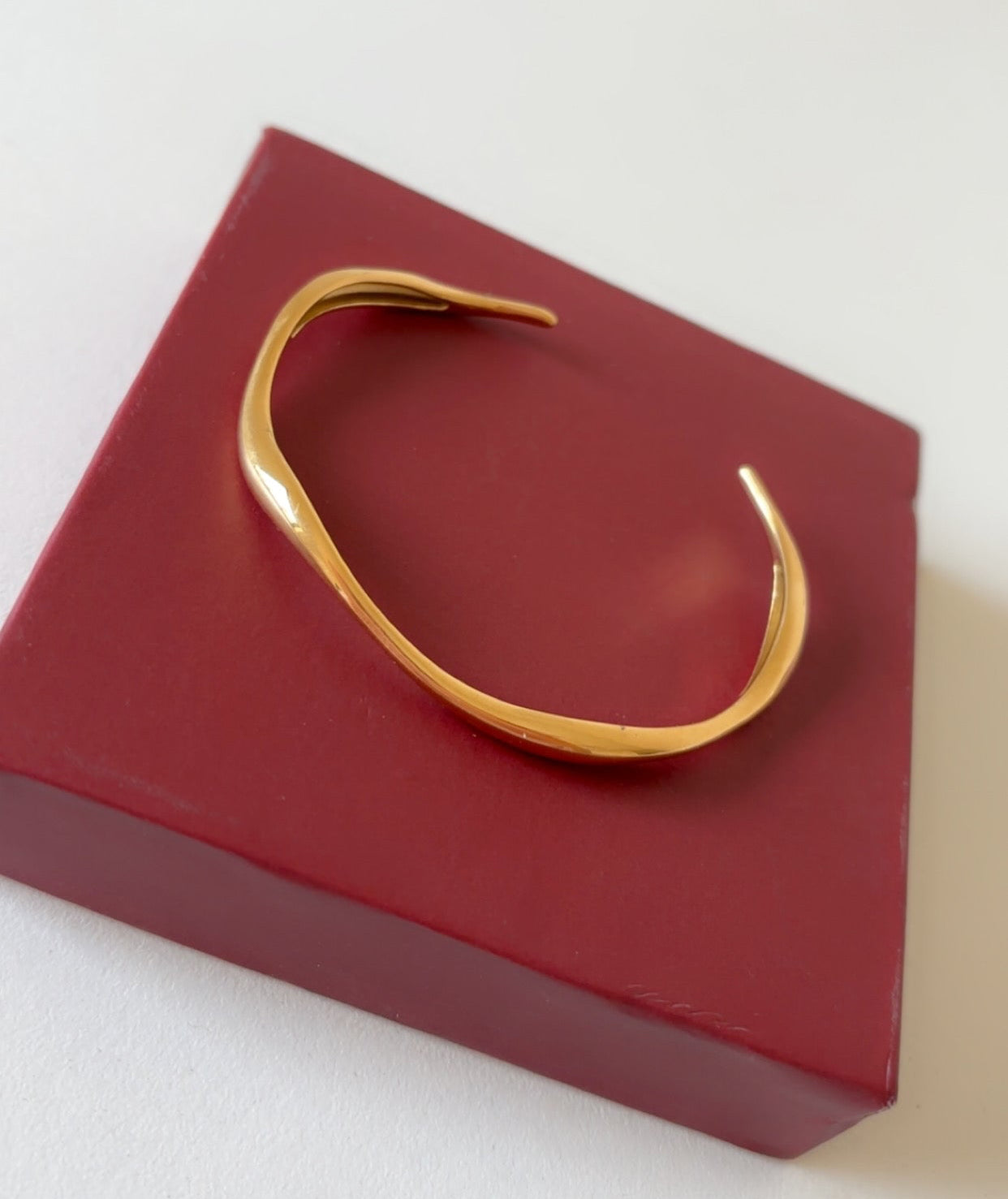Wavy Adjustable Bangle bracelet