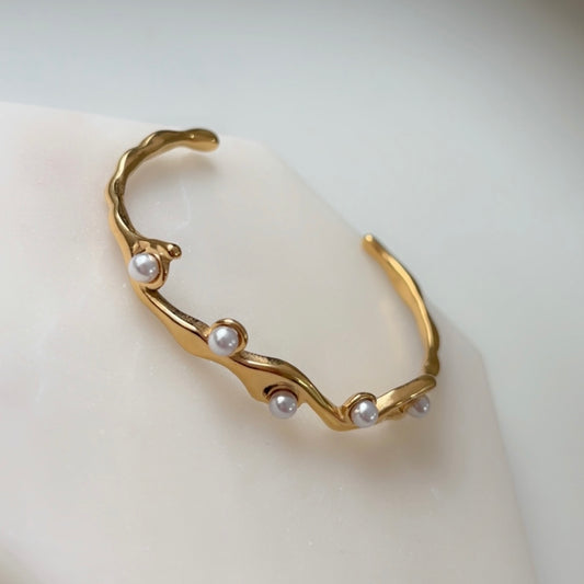 Pearl Adjustable Bracelet (for thin-medium wrist)