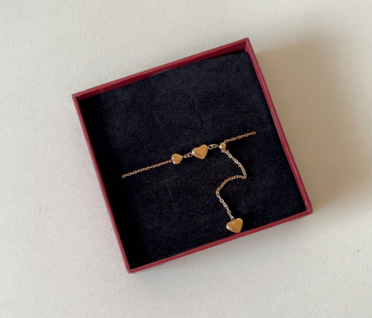 Minimal hearty bracelet