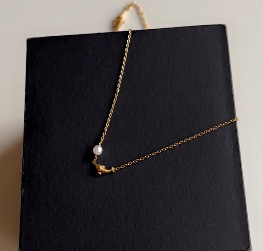 Minimal dolphin and pearl Necklace