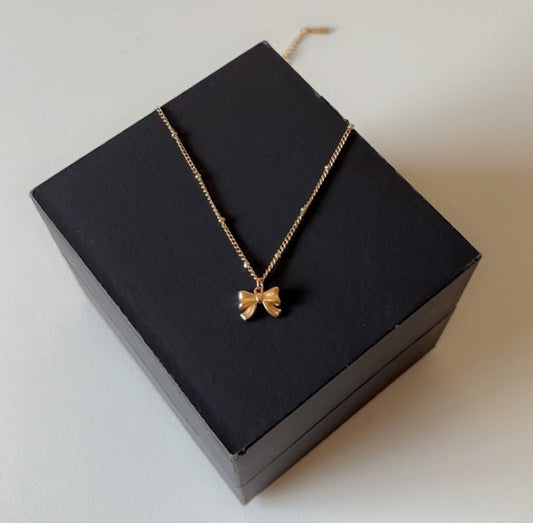 Tiny Bow necklace