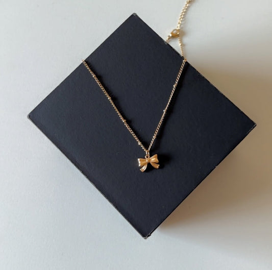 Tiny Bow necklace