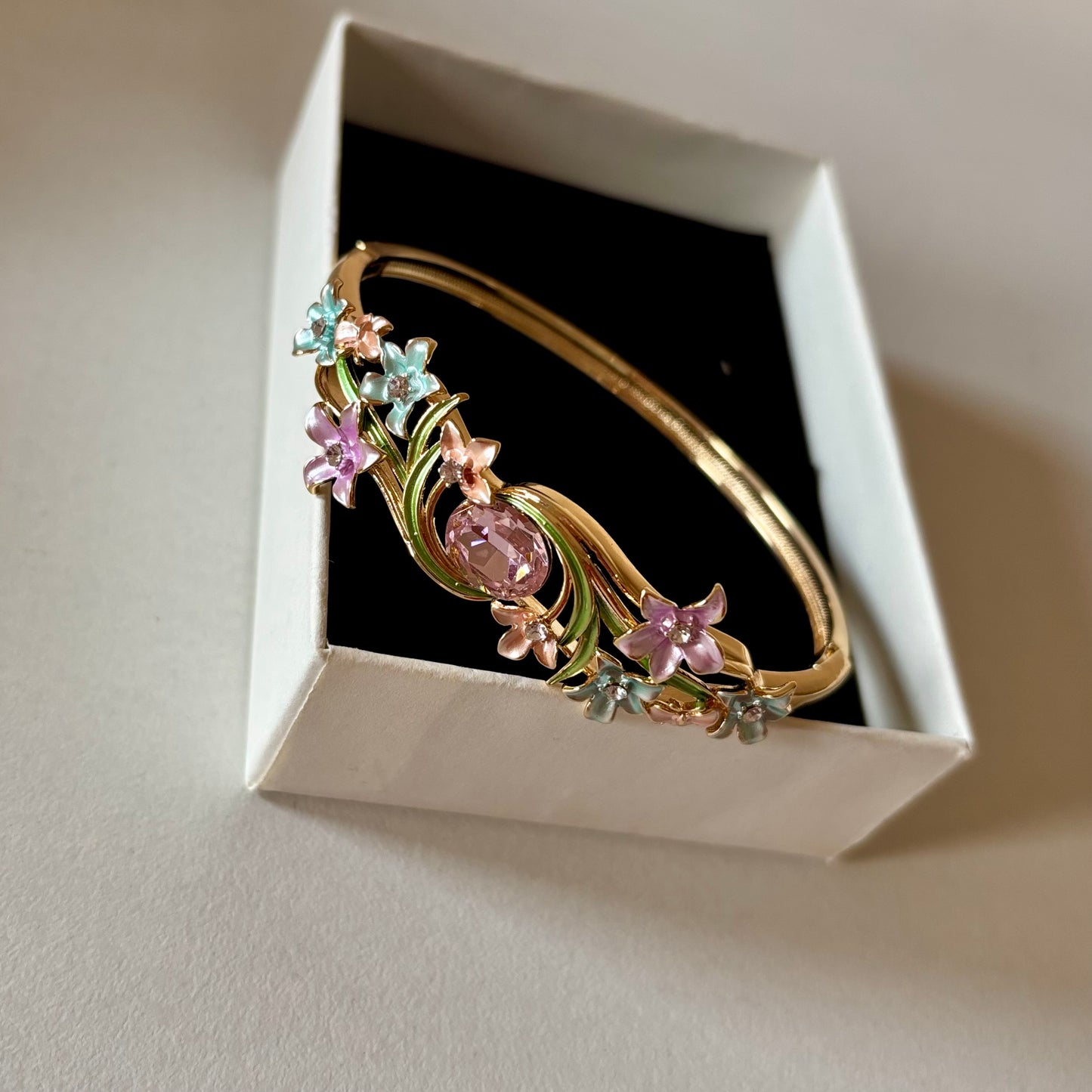 Scarlet Bangle