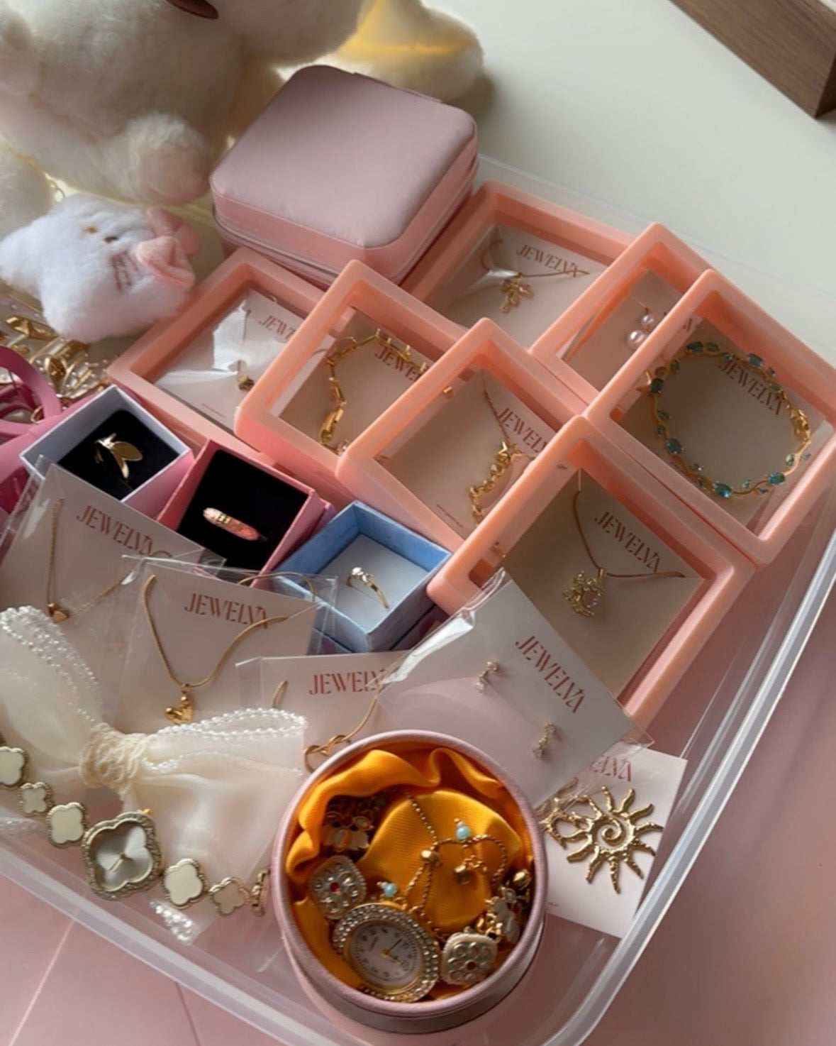 Luxe Overloaded Jewelry Hamper