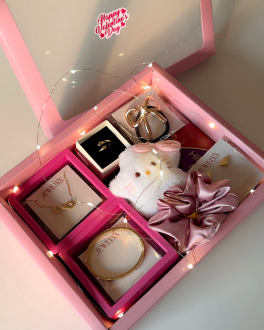 Jewelry + Accessories Hamper for her (without valentines tag)