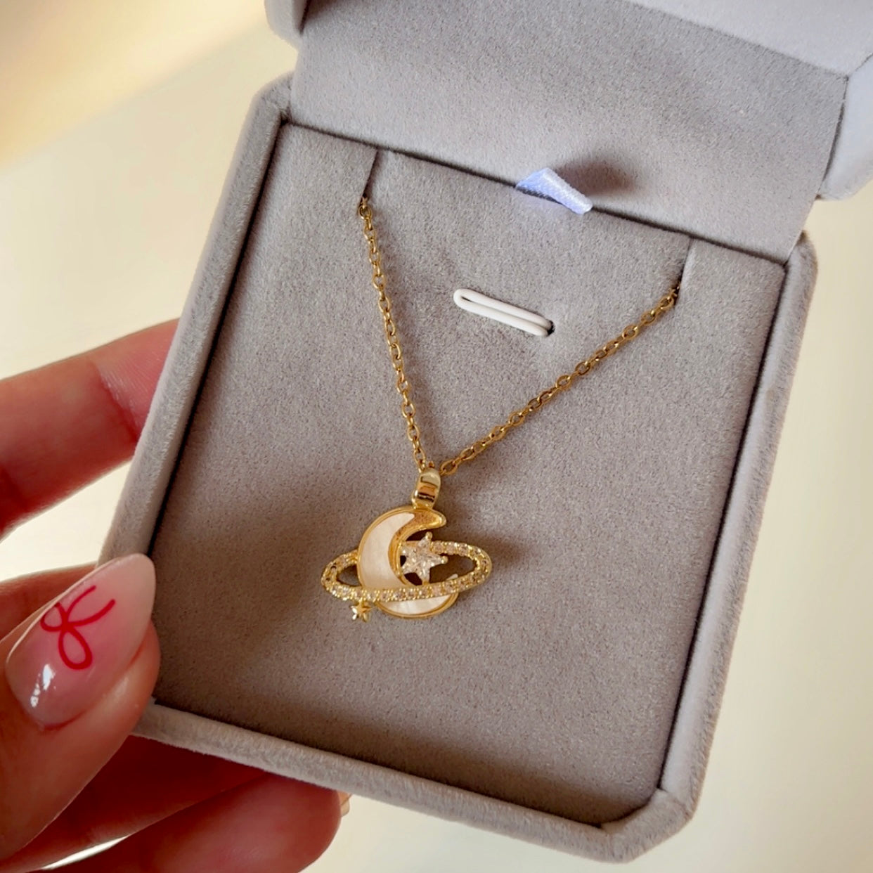 White Moon Necklace