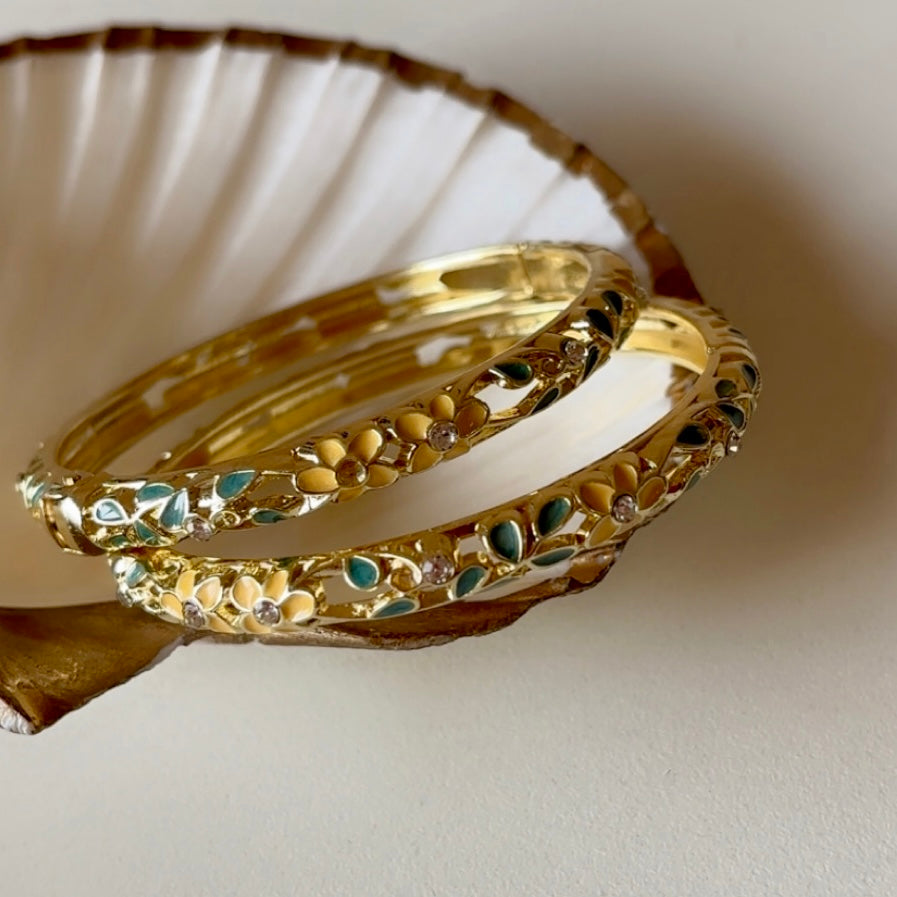Heritage Bangle Set (2) thin-medium wrist