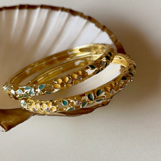 Heritage Bangle Set (2) thin-medium wrist