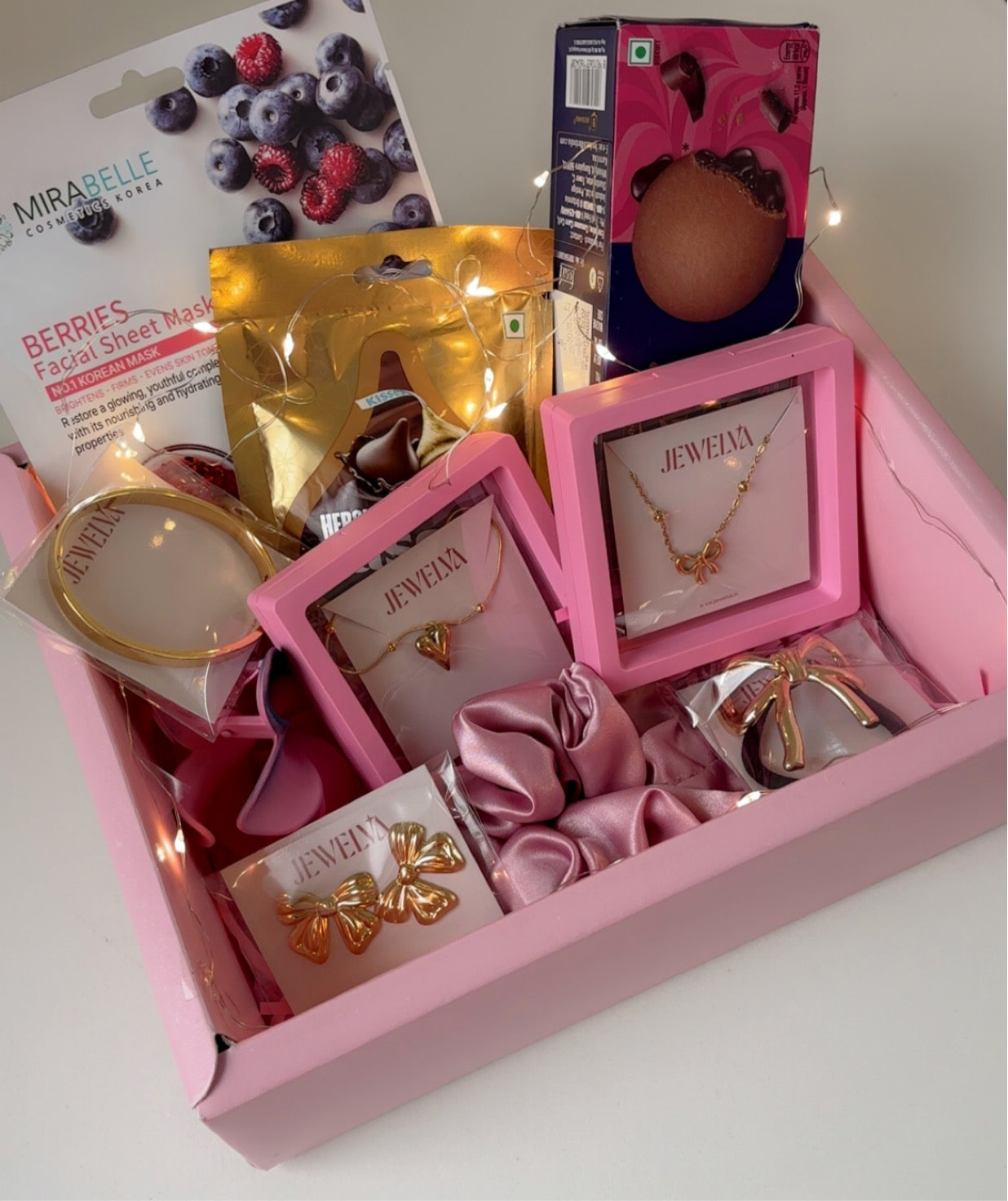 PoV: She loves bow design Surprise Hamper