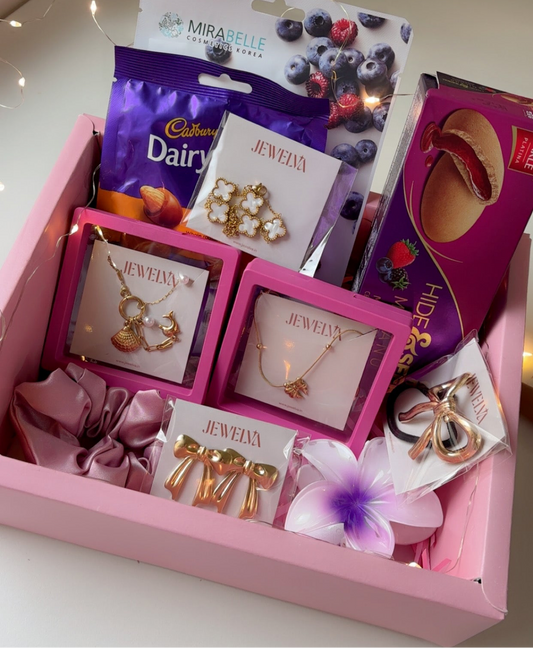 PoV: She loves bow design Surprise Hamper