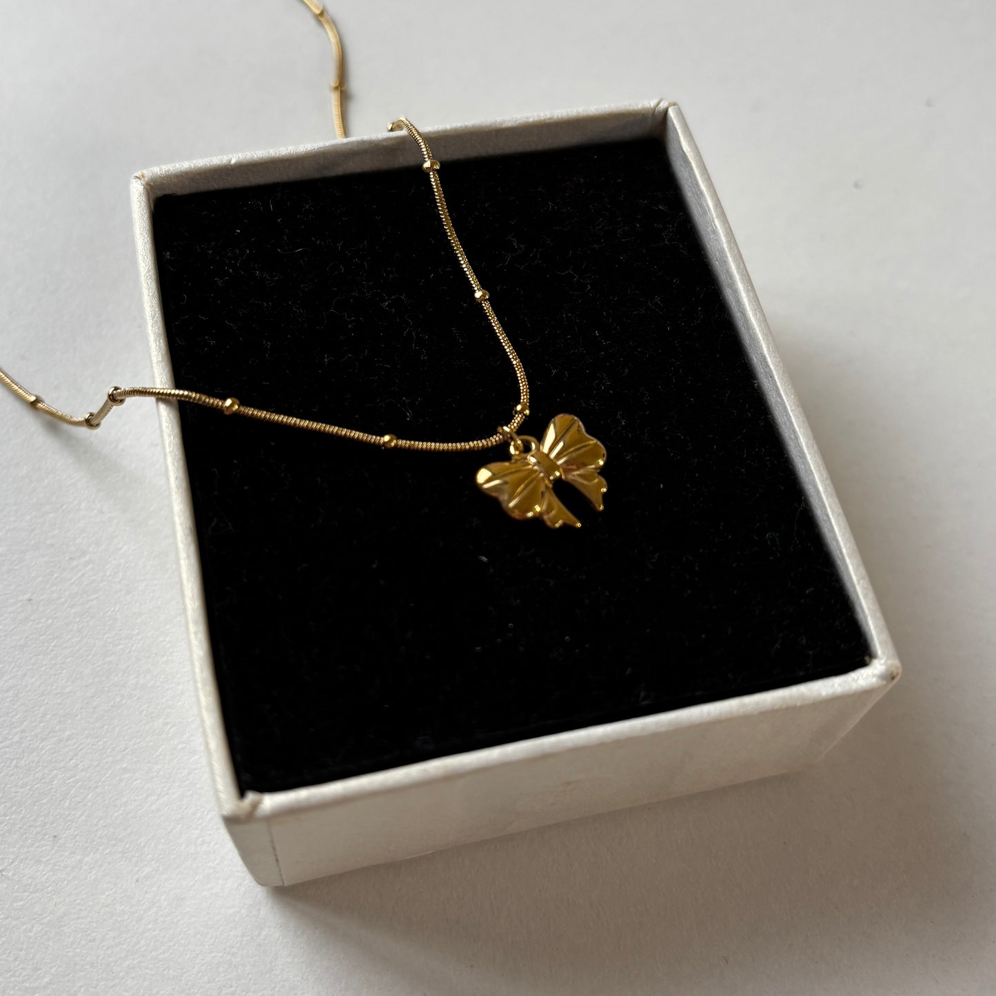 Elegant Bow Necklace