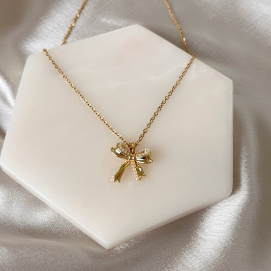Pearly Bow Pendant Necklace
