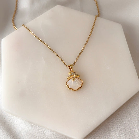 Shell Star Pendant Necklace